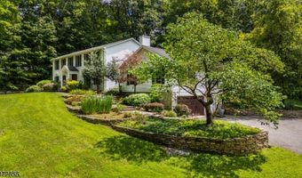 2 Higgins Dr, Alloway, NJ 07462