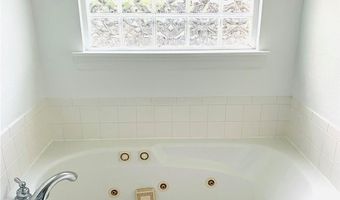 902 SW Navajo Dr, Bentonville, AR 72712