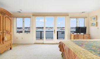 5 Defenders Row, Newport, RI 02840