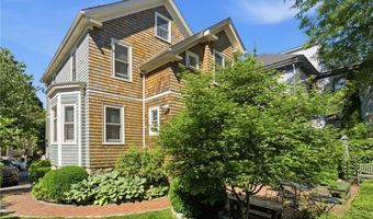 6 Brooks Ave, Newport, RI 02840