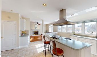 11 Drake Dr, Bayville, NJ 08721