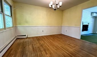 142 Pine Cir, Bennington, VT 05201