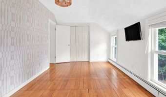 38 Padelford Ave, East Providence, RI 02915