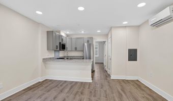 1821 T St NW, Washington, DC 20009