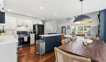 4301 SW 2nd St, Bentonville, AR 72712