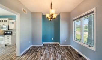 923 S 10th St, Adel, IA 50003
