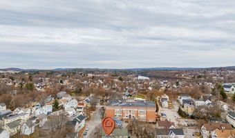 9 Willow St, Auburn, ME 04210