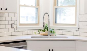 2206 N MCDONALD St, Appleton, WI 54911