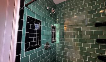 100 Maple Ave, Barrington, RI 02806