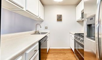 221 Braeshire Dr A, Ballwin, MO 63021