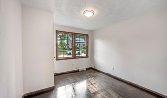 49 Horseshoe Dr, Bellingham, MA 02019