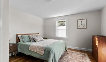 72 Kane Ave, Middletown, RI 02842