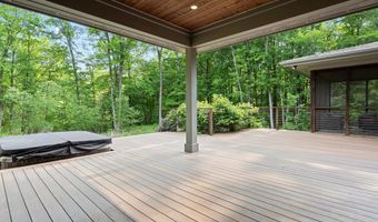 3867 Hawk Crest Rd, Ann Arbor, MI 48103
