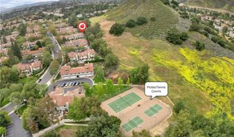 29729 Strawberry Hill Dr, Agoura Hills, CA 91301