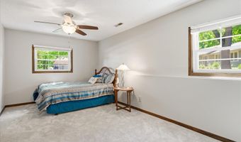 15873 Hayes Trail Ct, Apple Valley, MN 55124