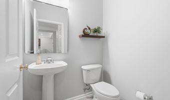 43612 DUNHILL CUP Sq, Ashburn, VA 20147