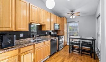 2736 S Embers Ln 2736, Arlington Heights, IL 60005