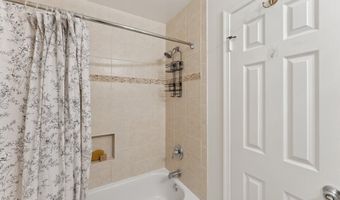 6316 CHIMNEY WOOD Ct, Alexandria, VA 22306
