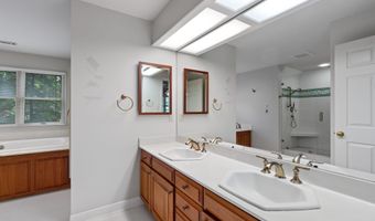 1720 Wood Creek Cir, Athens, TN 37303