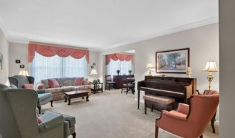 8024 GARLOT Dr, Annandale, VA 22003