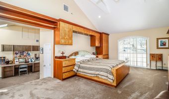 38 N Lake Shore Dr, Brookfield, CT 06804