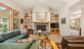 611 Forest St, Ashland, OR 97520