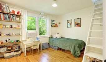 264 Sowams Rd, Barrington, RI 02806