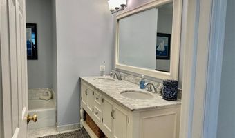 101 Legend Hill Rd 101, Madison, CT 06443