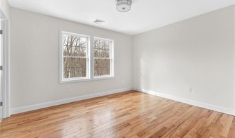 72 Wilbur Rd, Lincoln, RI 02865