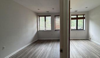 4716 WISCONSIN Ave NW, Washington, DC 20016