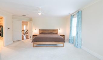 2138 PATRICK HENRY Dr, Arlington, VA 22205