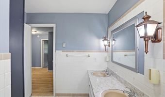 826 Yorkshire Rd, Anderson, IN 46012
