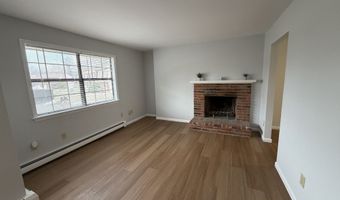 7 Homestead Ln 7, Brookfield, CT 06804