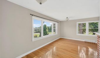 105 N Elm St, Ballwin, MO 63011