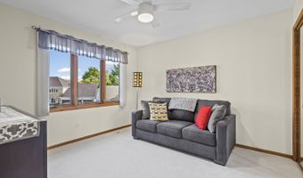 2409 E Greshan Ct, Arlington Heights, IL 60004