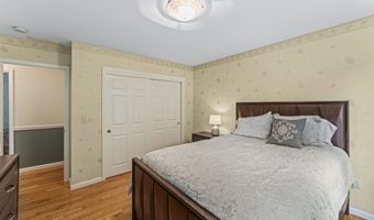 4 Quail Run Dr, Danbury, CT 06811