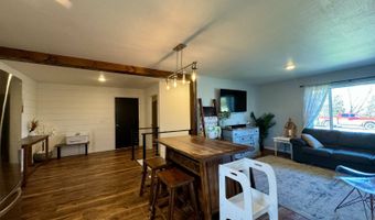 1008 S 10th Ave, Britton, SD 57430