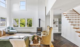 766 Masterson Rd, Barnard, VT 05031