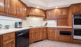 2213 SUNRISE Dr, Appleton, WI 54914