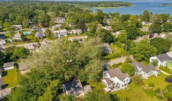 5 Phillips Rd, Falmouth, ME 04105