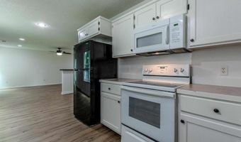 218 Hunters Run Dr, Benton, AR 72015