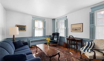 23 Willow St, Newport, RI 02840