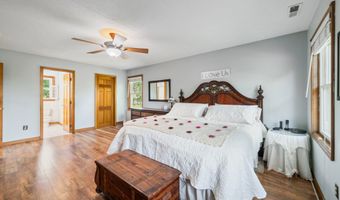 91 Ford St, Ansonia, CT 06401