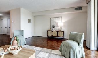 1101 S ARLINGTON RIDGE Rd S 208, Arlington, VA 22202