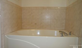 723 Raindrop Dr, Chubbuck, ID 83202