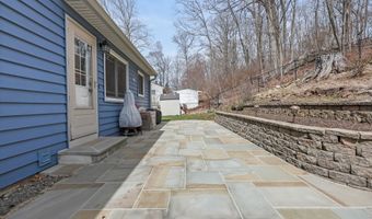 3 Mary Ann Dr, Danbury, CT 06811