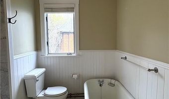 41 Walcott Ave, Jamestown, RI 02835