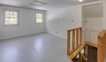28 Miles Rd, Benton, NH 03785