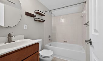 1455- B N VAN DORN St, Alexandria, VA 22304