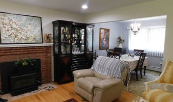 8 Tilden Rd, Danbury, CT 06810